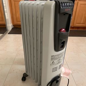 DeLonghi Safe Heat Oil Filled Radiator